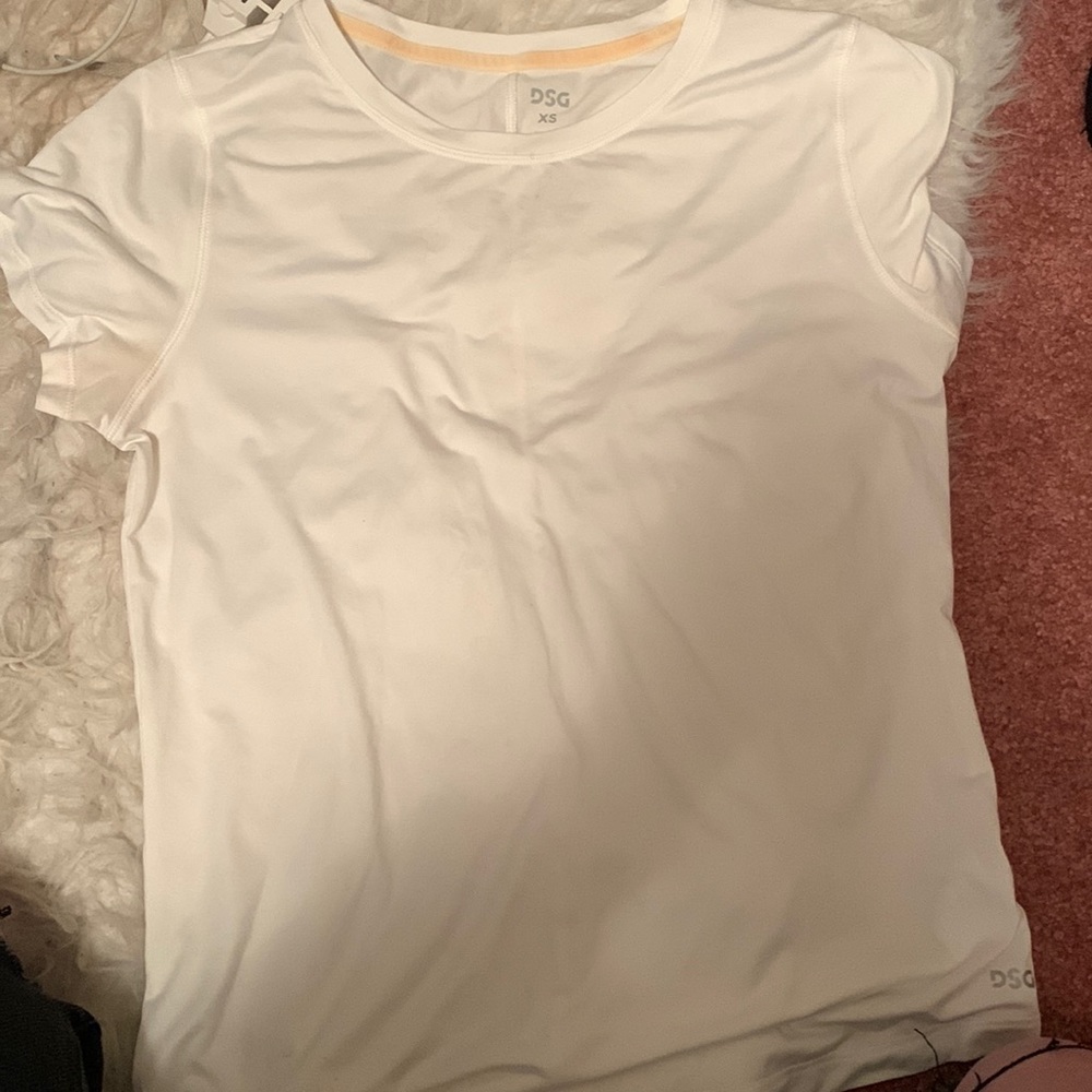 white t shirt